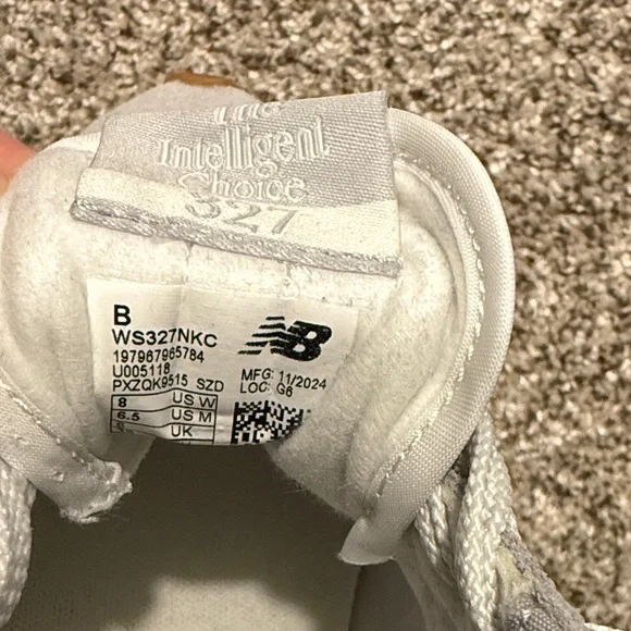 New Balance 327 Gray and White Women's Sneakers - Picture 9 of 9